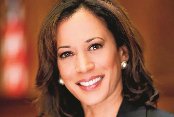 کملا ہیرس (Kamala Harris )&nbsp;امریکہ کی ۴۹؍ویں نائب صدر ہیں۔ یہ امریکہ کی پہلی خاتون نائب صدر اور امریکی تاریخ میں سب سے اعلیٰ عہدے تک پہنچنے والی منتخب خاتون عہدیدار اور پہلی افریقی امریکی اور پہلی ایشیائی امریکی نائب صدر ہیں۔ کملا ہیرس نے ۲۰۱۱ء تا۲۰۱۷ء کیلیفورنیا کی اٹارنی جنرل کی حیثیت سے خدمات انجام دی ہیں۔